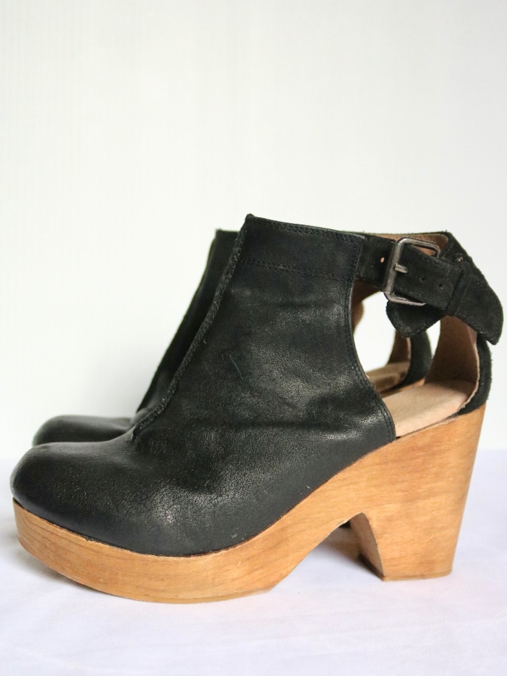 FREE PEOPLE Black Leather Amber Orchard Wooden Cut Out Clog Mule Booties Size 37
